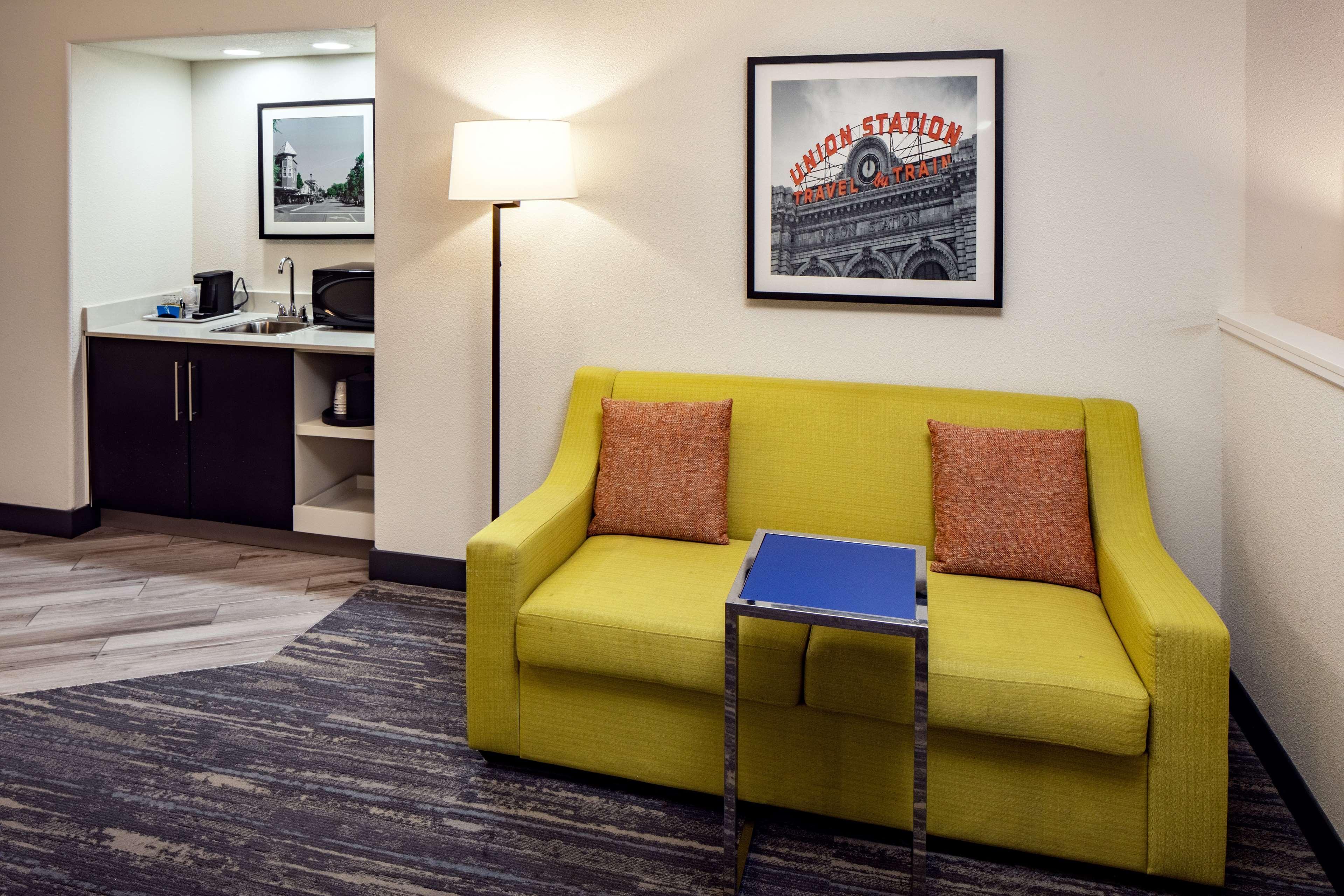 Hampton Inn & Suites Паркър Екстериор снимка