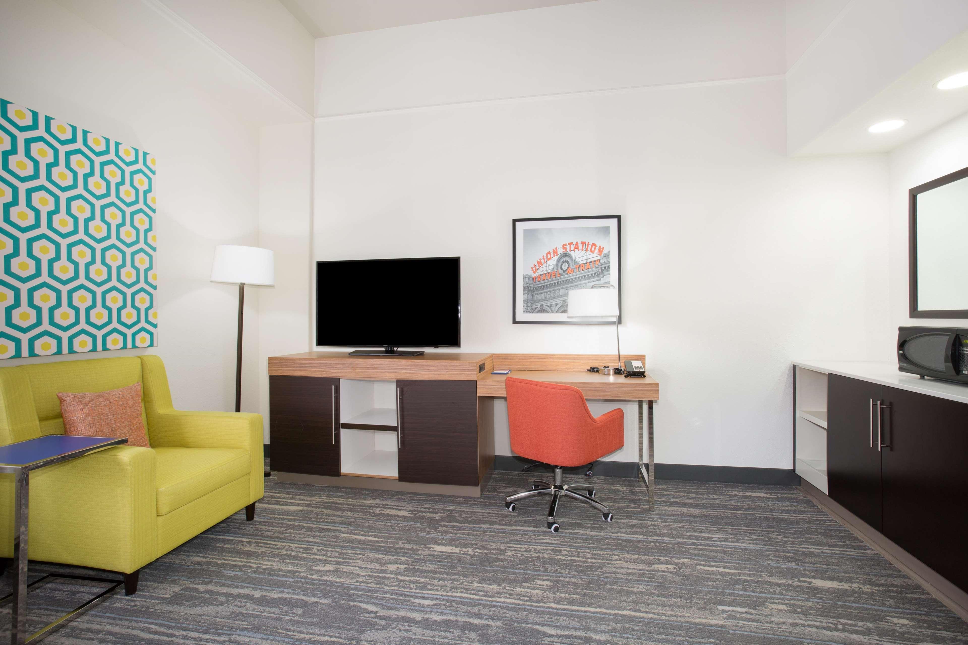 Hampton Inn & Suites Паркър Екстериор снимка