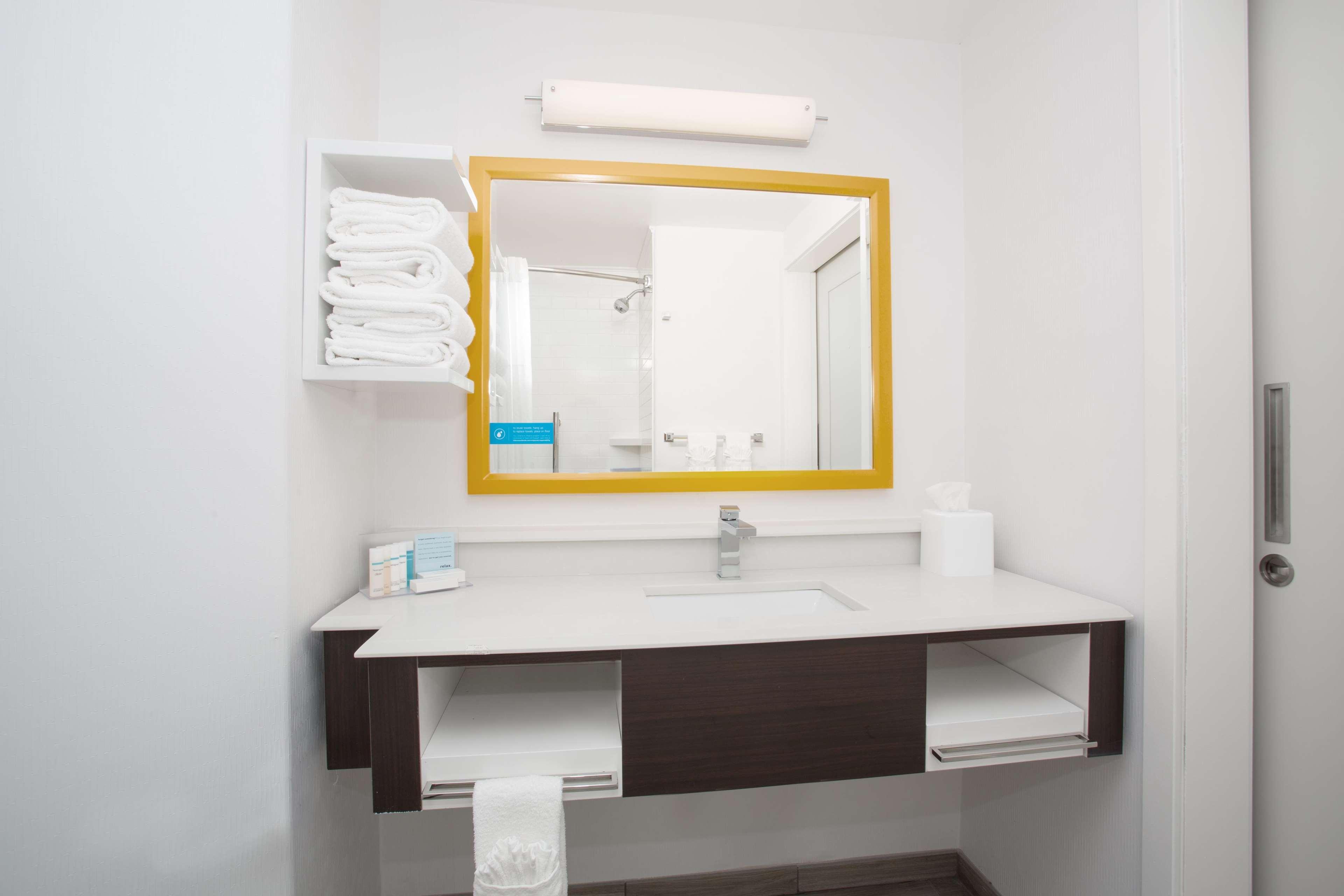 Hampton Inn & Suites Паркър Екстериор снимка
