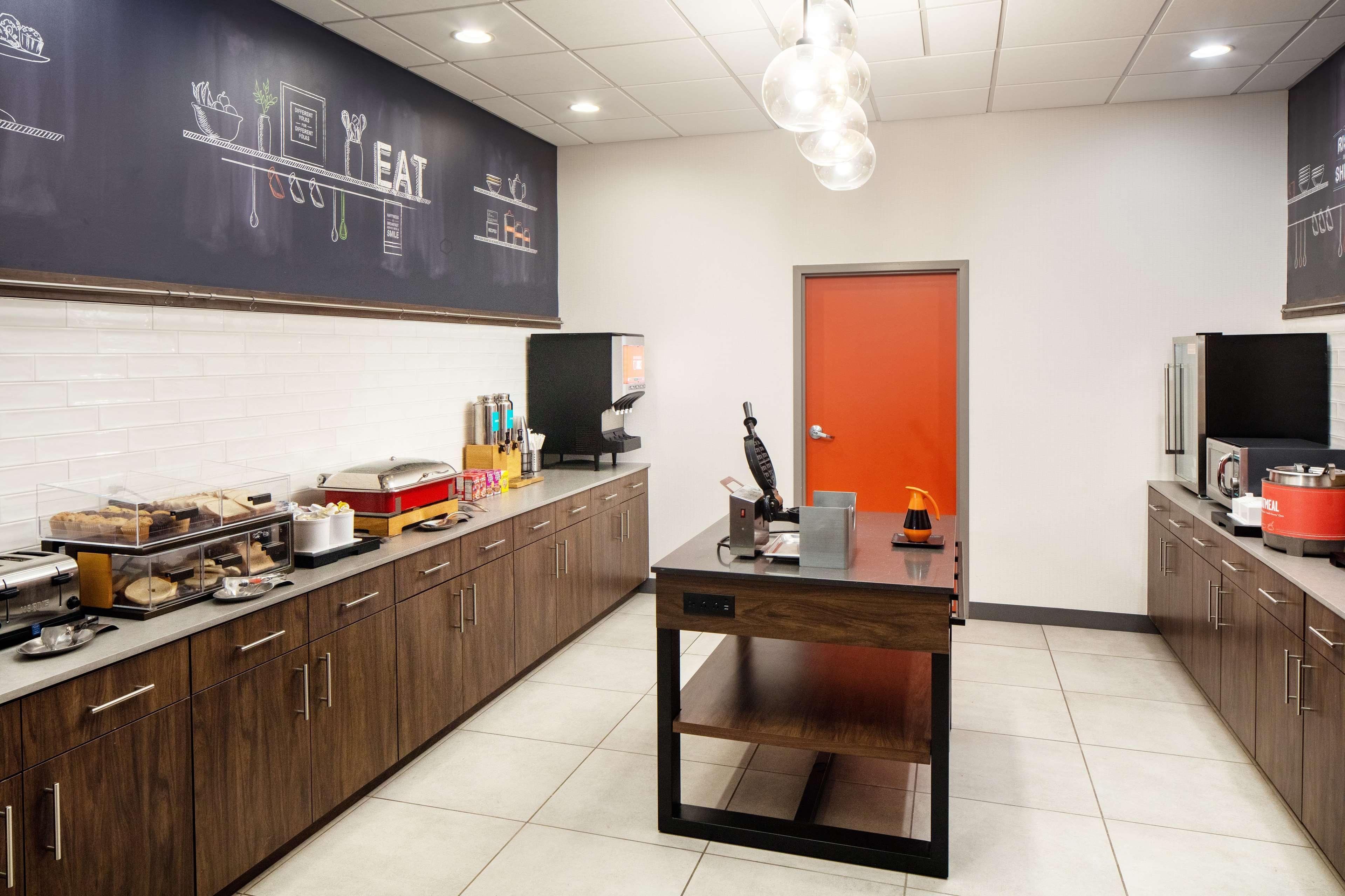 Hampton Inn & Suites Паркър Екстериор снимка