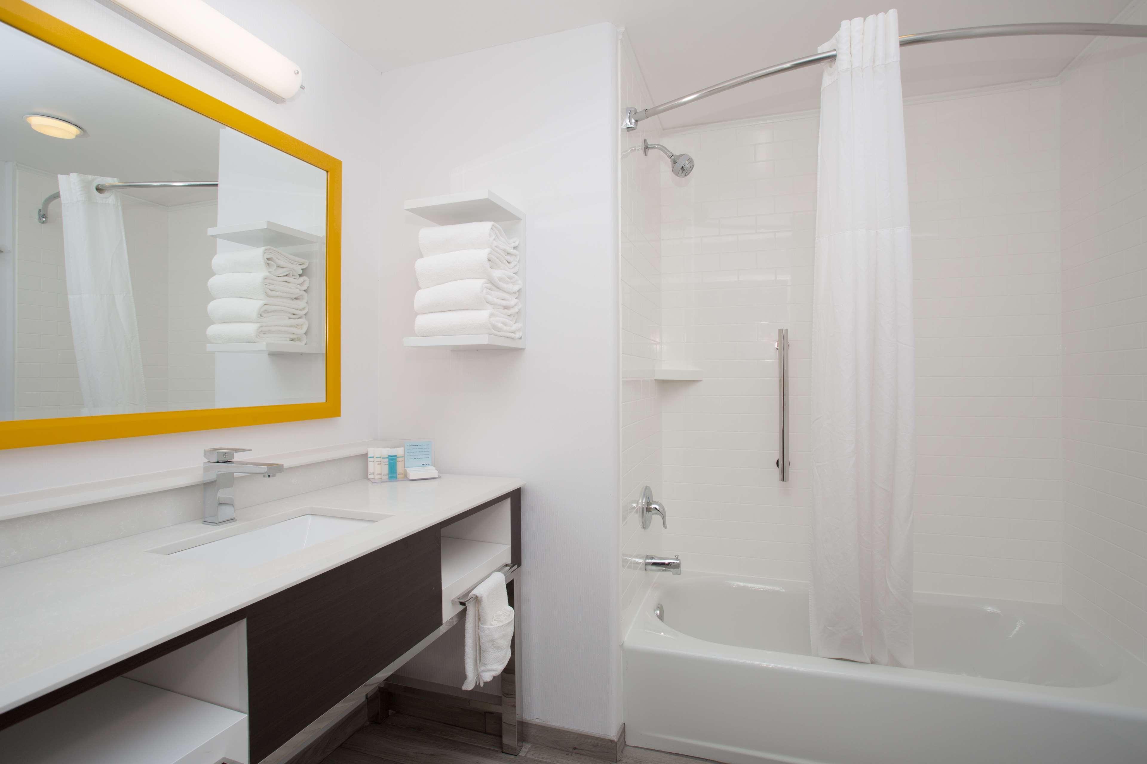 Hampton Inn & Suites Паркър Екстериор снимка