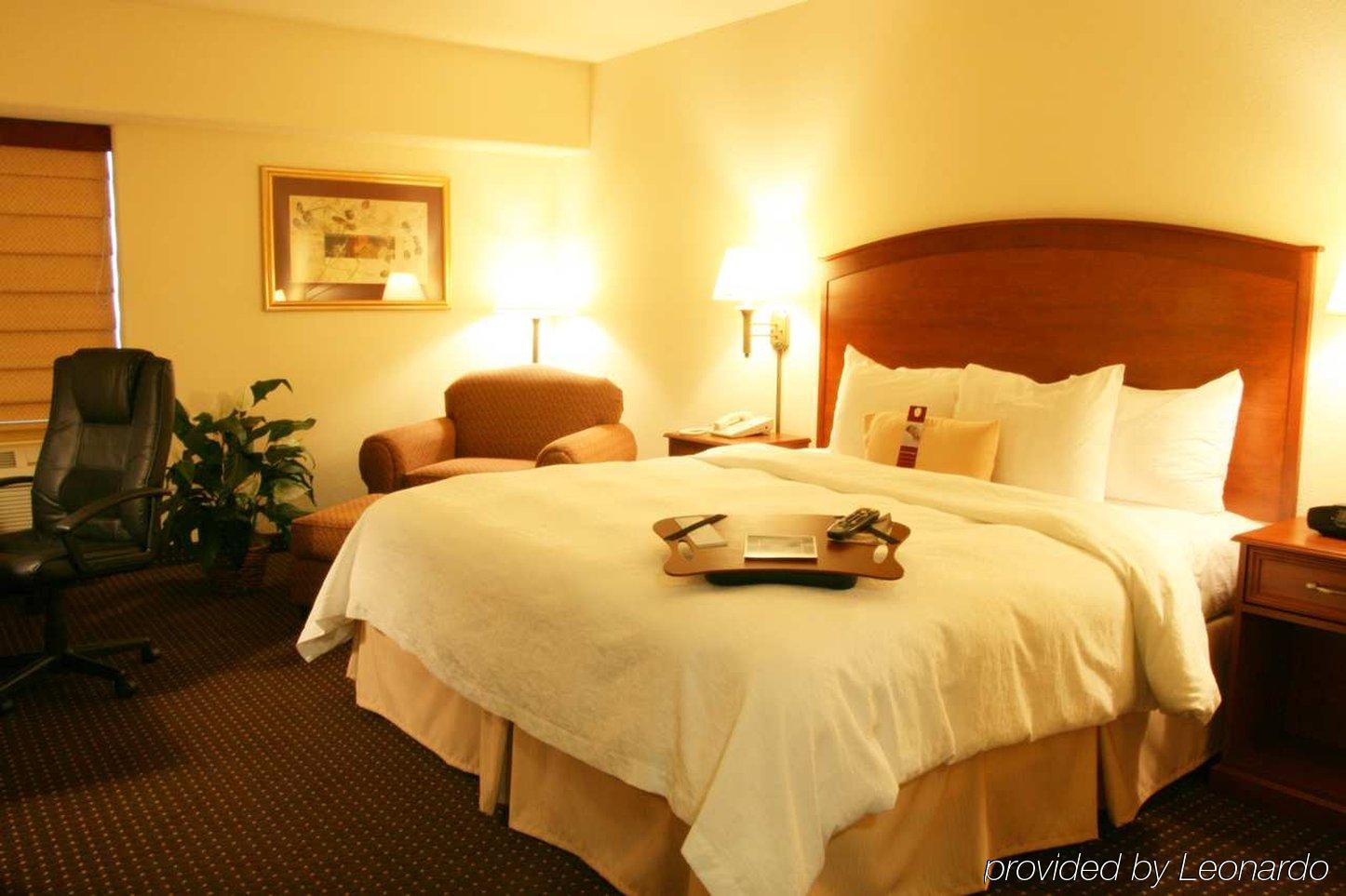 Hampton Inn & Suites Паркър Стая снимка